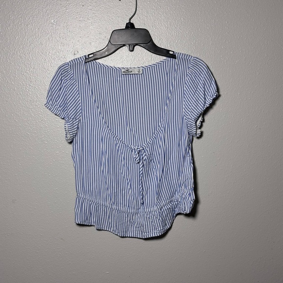 Hollister Women Blue and White Flutter Sleeve Tie Front Blouse size S - Picture 1 of 6